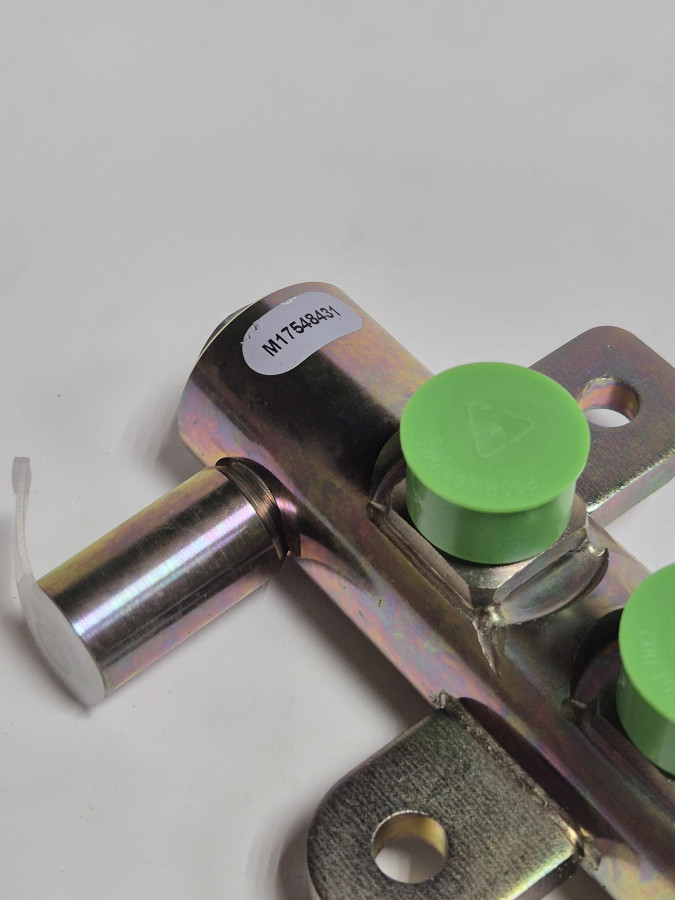 Рампа топливная 4ISBe185 0445224025 O+