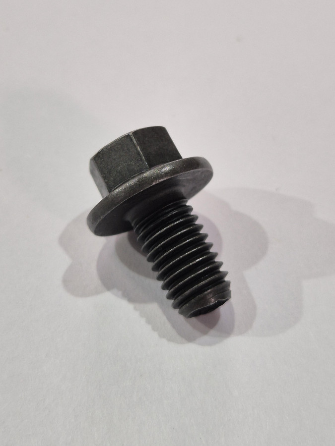 Болт крепления шкива насоса ГУР ISF2.8 O+