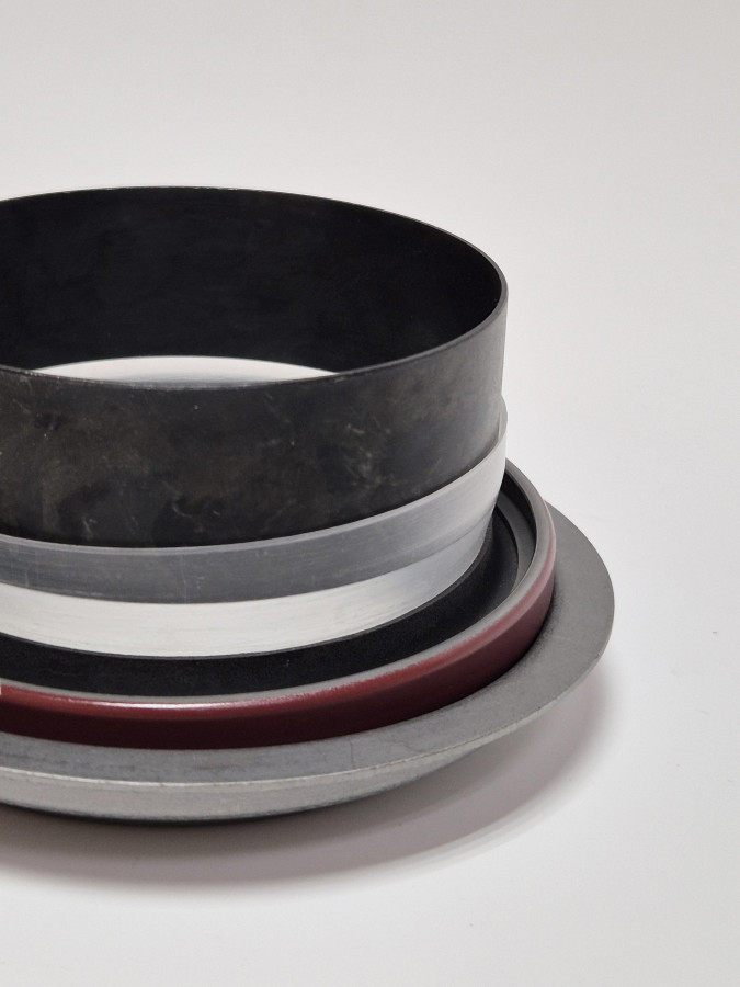 Сальник к/в передний 6CT,L,ISCe,ISLe,QSC,QSL 3921928/3925626/3908277 C+