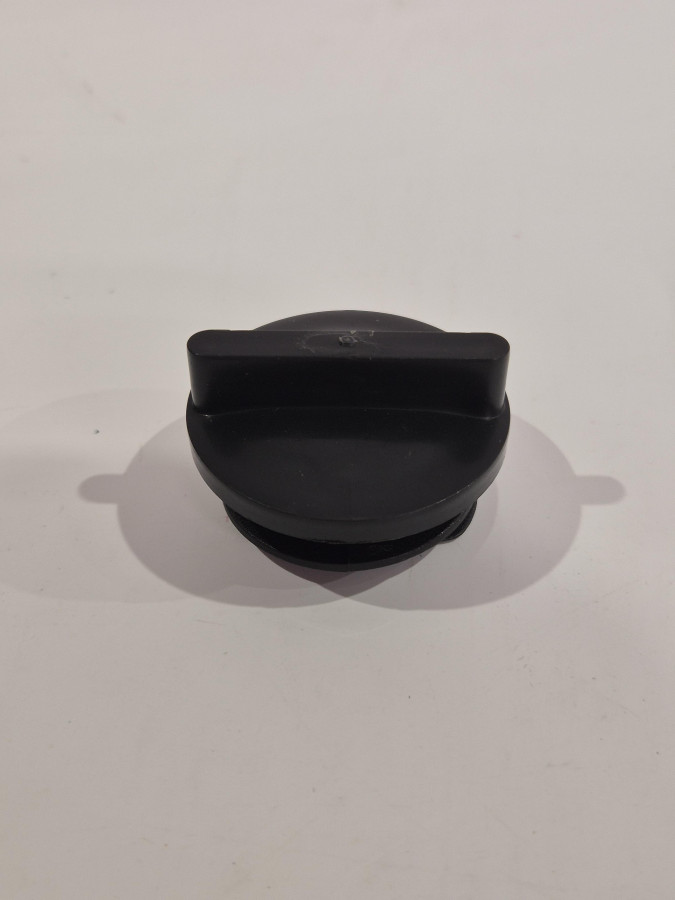 Крышка маслозаливной горловины 4BT,6BT,6CT,ISC,ISL, 3914136 С+