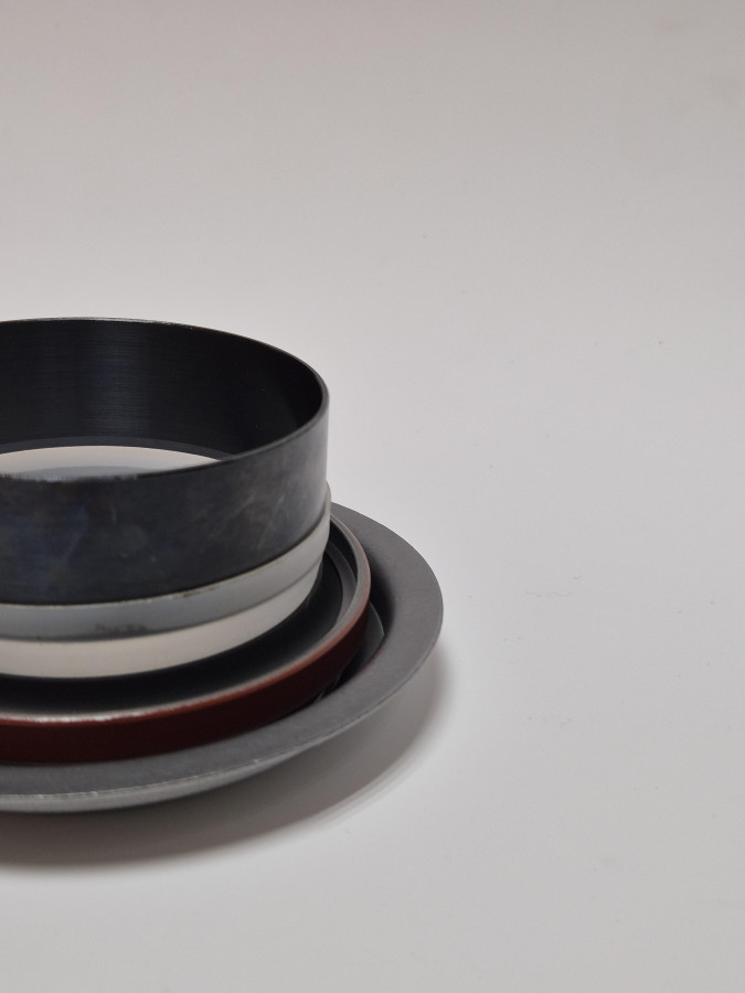 Сальник к/в передний 6CT,L,ISCe,ISLe,QSC,QSL 3921928/3925626/3908277 O+