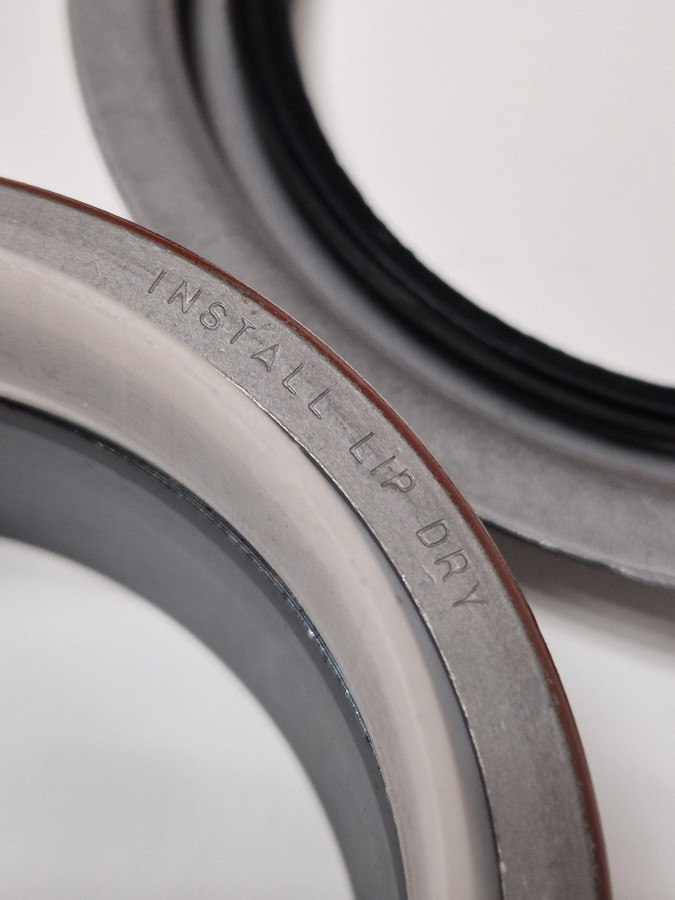 Сальник к/в передний 6CT,L,ISCe,ISLe,QSC,QSL 3921928/3925626/3908277 O+