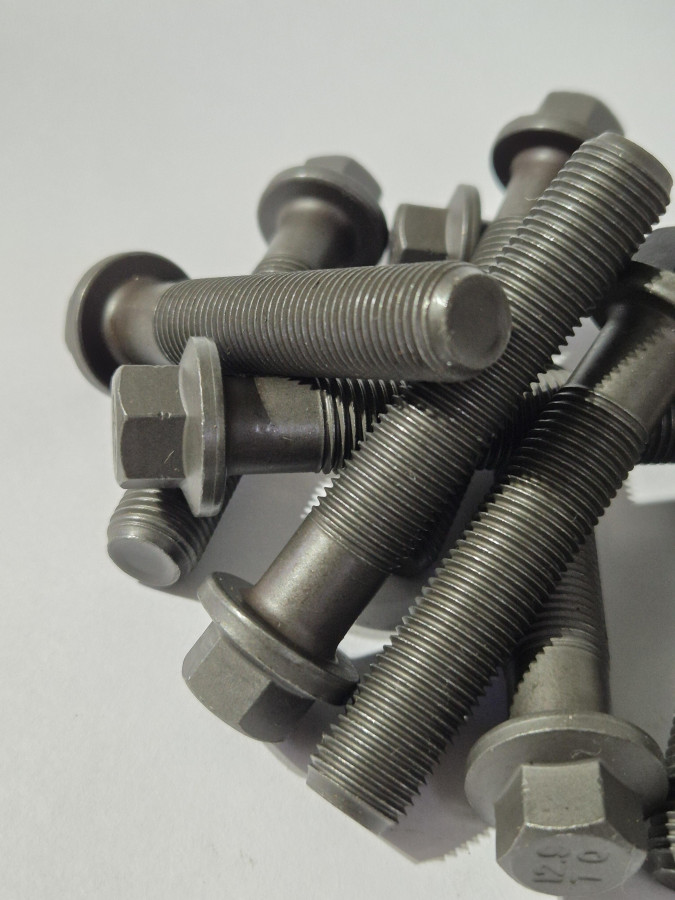 Болт крепления крышки шатуна ISLe 8.9L O+