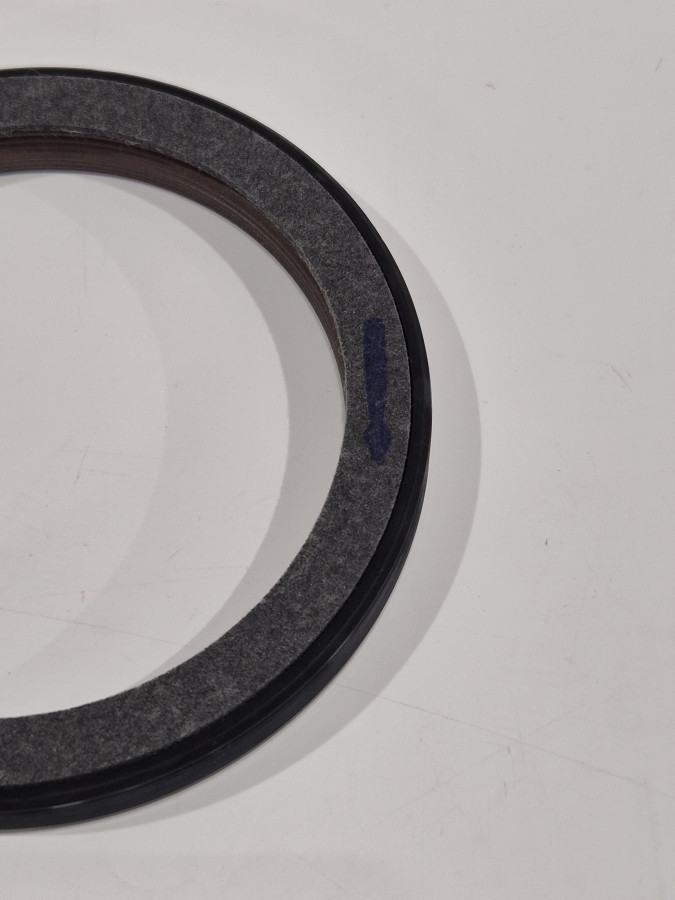 Сальник к/в передний 6CT, ISLe 3921927 O+