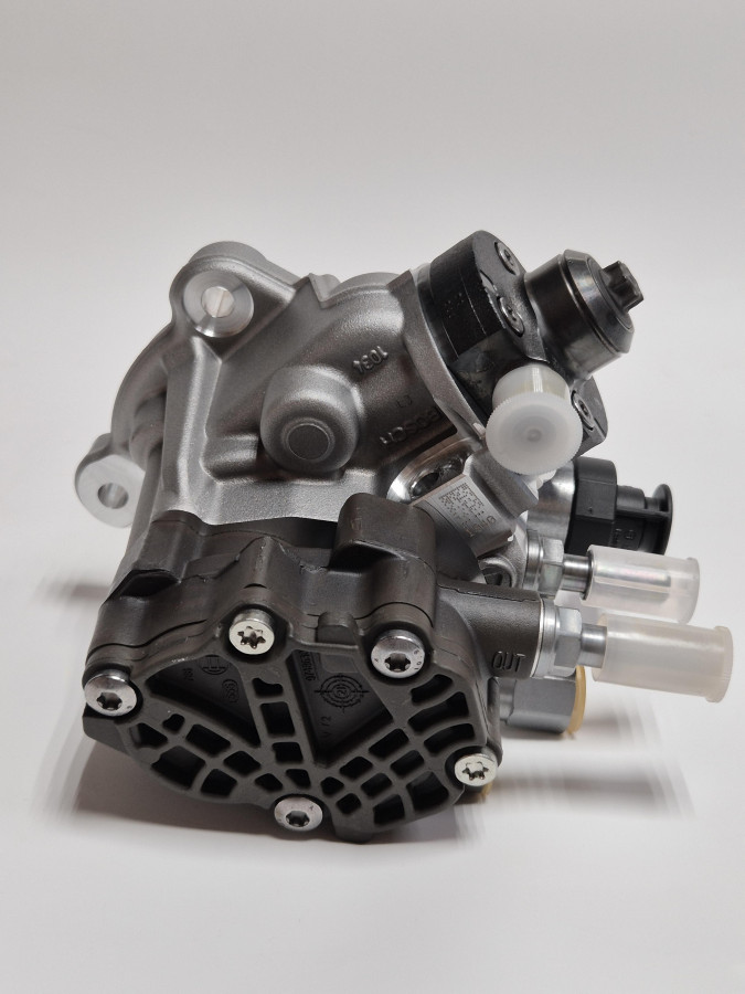 Насос топливный ТНВД ISF3.8 E5 0445020517 O+