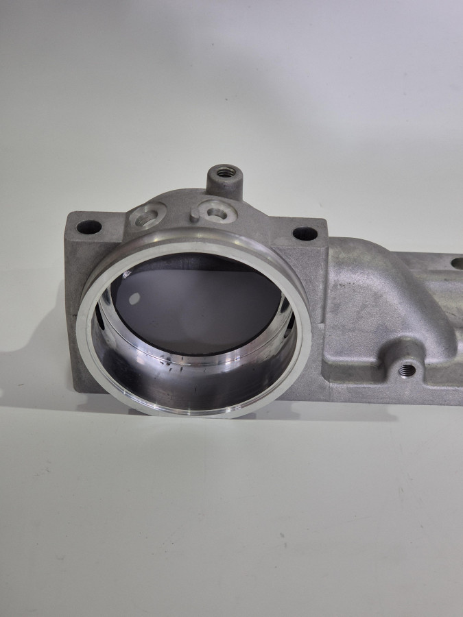 Коллектор впускной водяной 6ISBe 4981331 C+