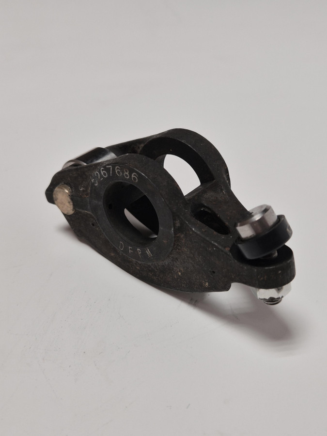 Коромысло впускного клапана ISF 2.8 5271540/5305334 C+