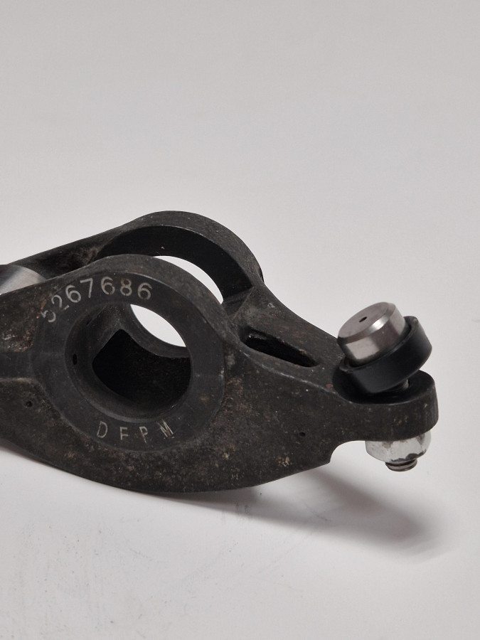 Коромысло впускного клапана ISF 2.8 5271540/5305334 C+