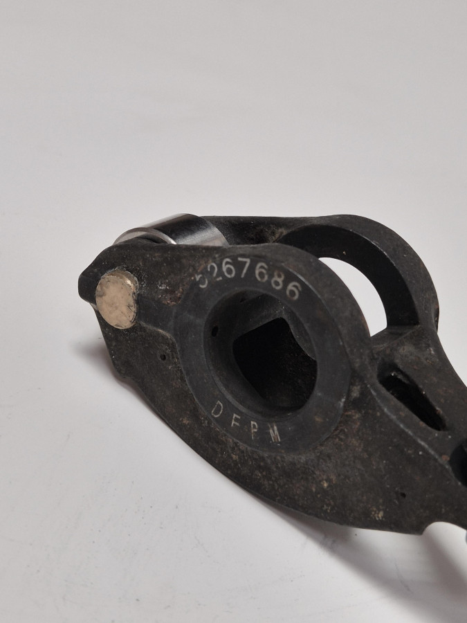 Коромысло впускного клапана ISF 2.8 5271540/5305334 C+