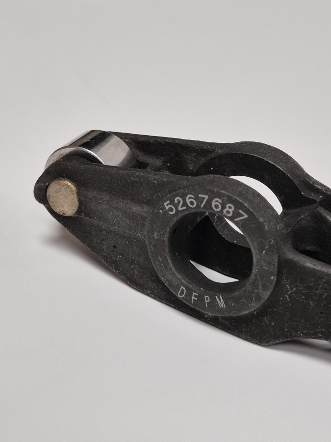 Коромысло выпускного клапана ISF 2.8 5271539/5267687 C+