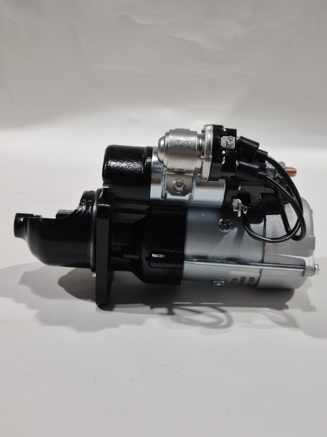 Стартер ISF3.8 24W 6kW M93R3042SE выносное реле C+