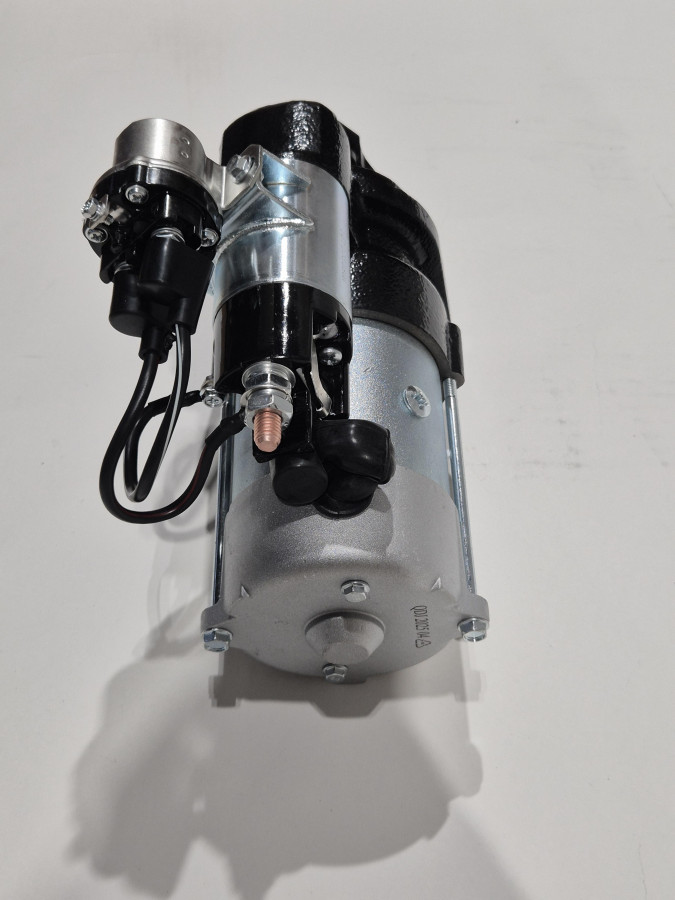 Стартер ISF3.8 24W 6kW M93R3042SE выносное реле C+