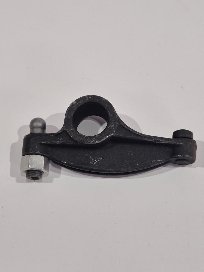 Коромысло выпускного клапана 4BT