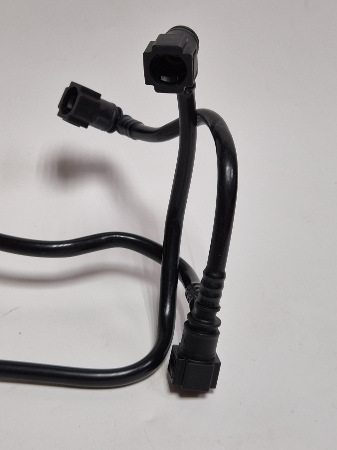 Трубка слива (обратки) топлива с рампы ISF3.8 5270253 C+