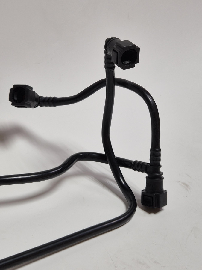 Трубка слива (обратки) топлива с рампы ISF3.8 5270253 C+