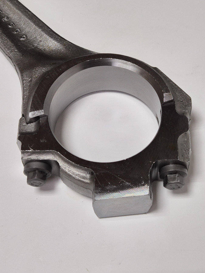 Шатун двигателя EQB140-20 3935349 C+