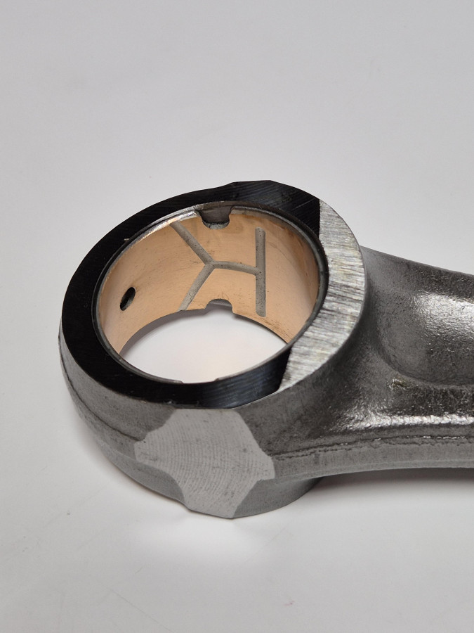 Шатун двигателя EQB140-20 3935349 C+