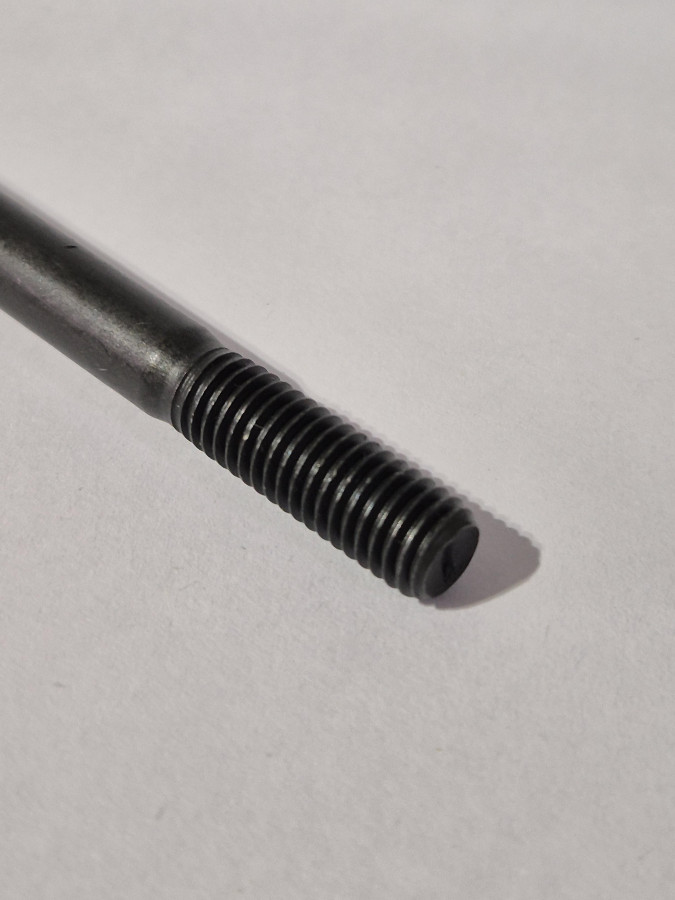 Болт крепления впускного коллектора 4ISBe O+