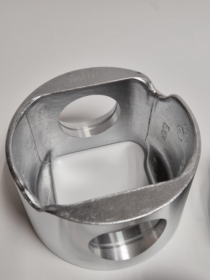 Поршень двигателя в сборе (поршень составной,палец,кольца,стоп кольца) ISLe.QSL C+