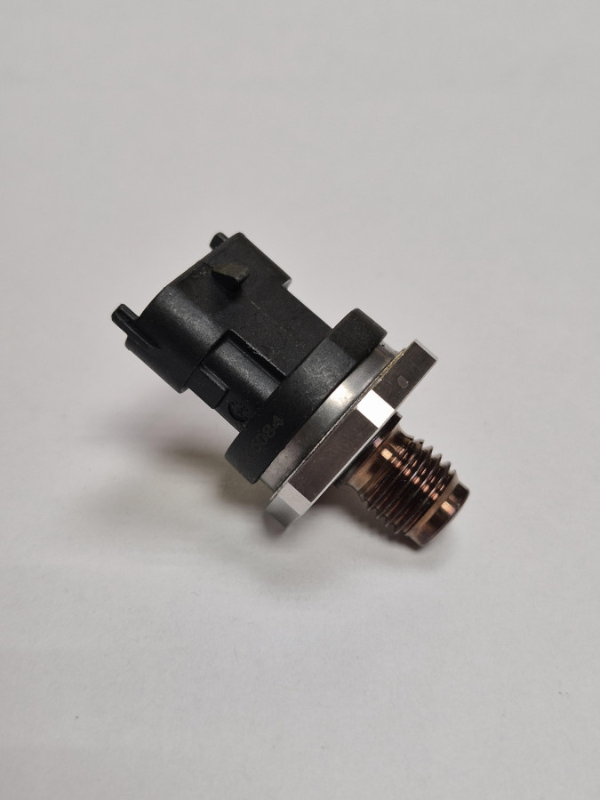 Датчик давления топлива в рампе 0281006326 ISF2.8 E3 C+