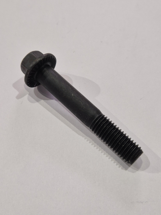 Болт крепления звездочки ГРМ ISF2.8 O+