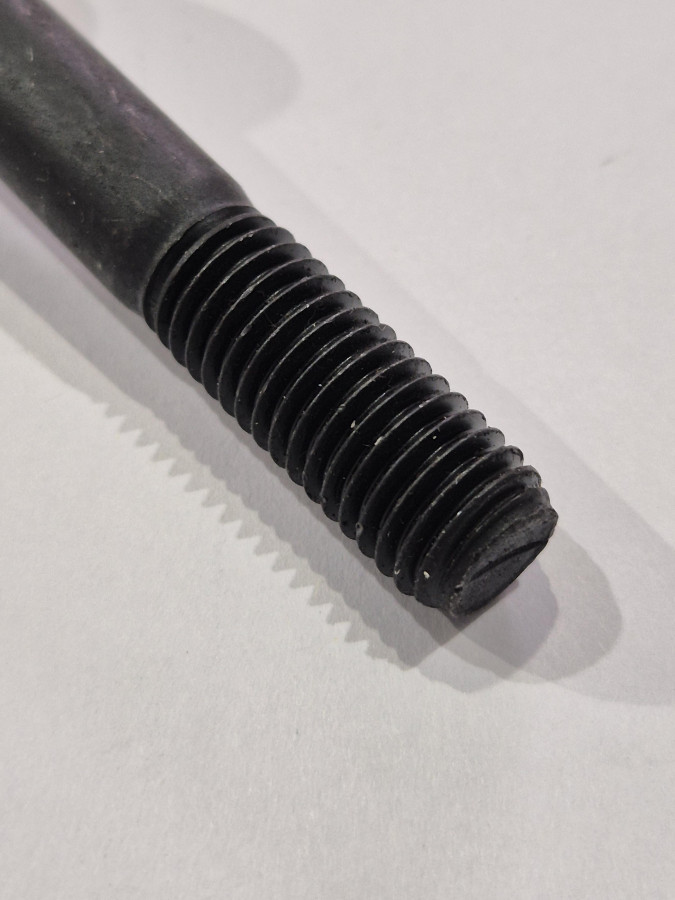 Болт крепления звездочки ГРМ ISF2.8 O+