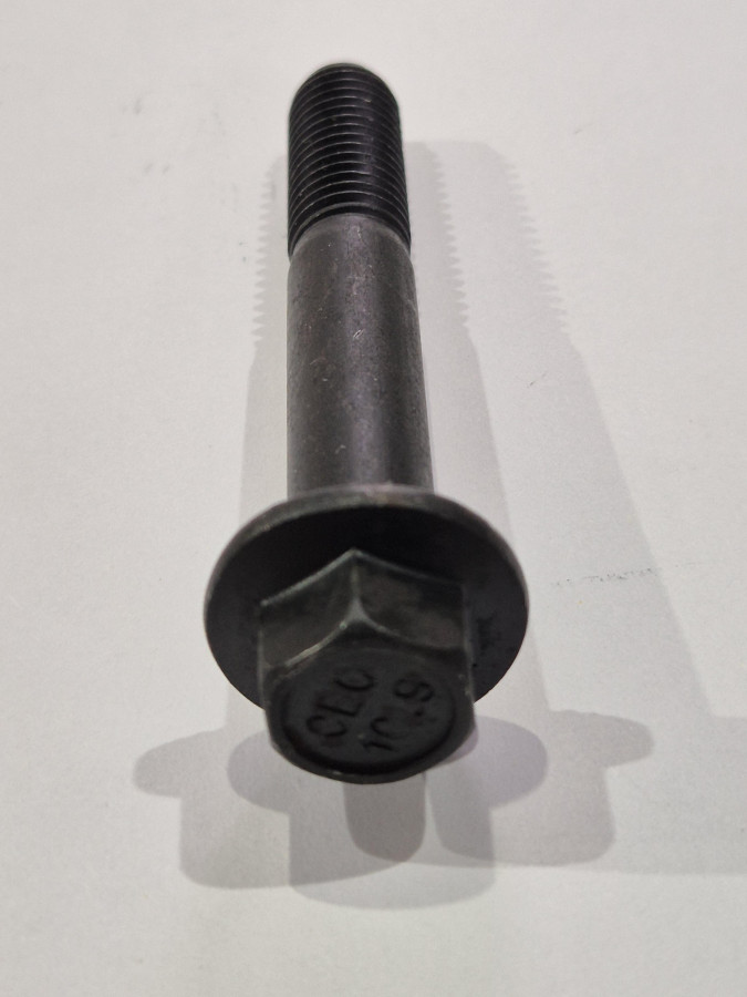 Болт крепления звездочки ГРМ ISF2.8 O+