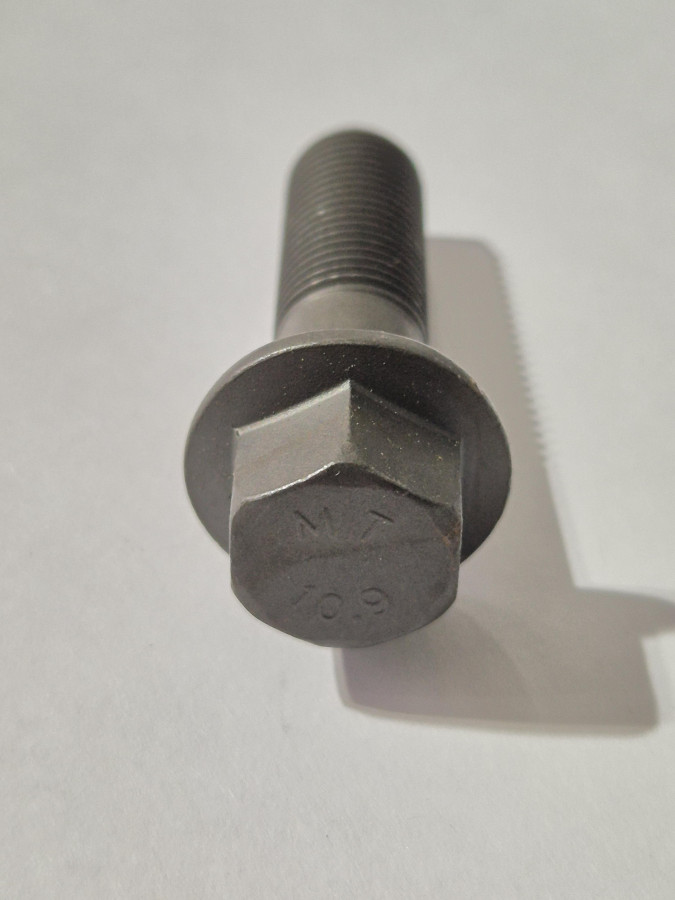 Болт крепеления гасителя крутильный колебаний коленвала ISF2.8 O+