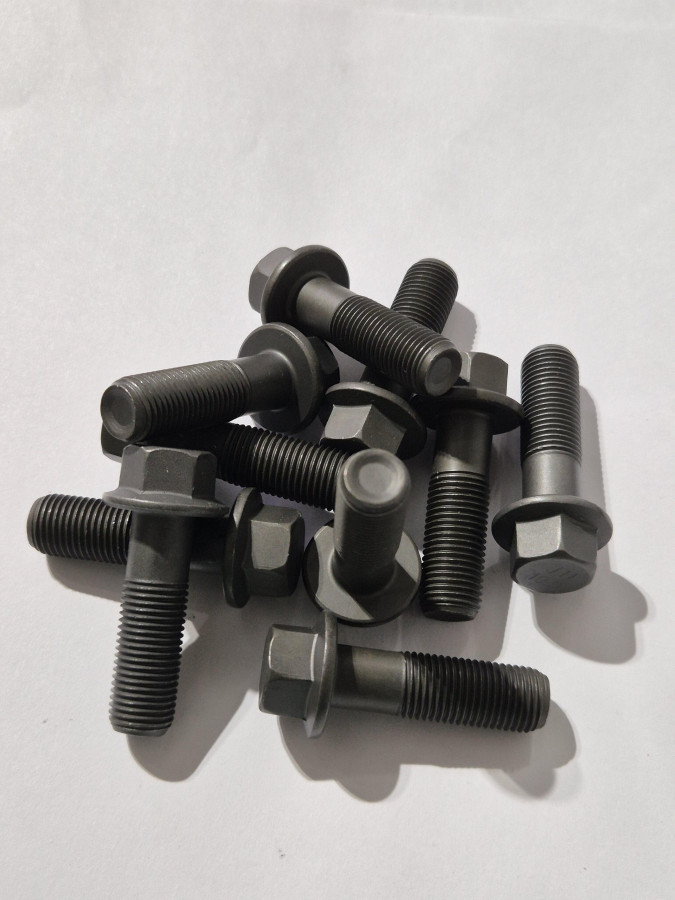 Болт крепеления гасителя крутильный колебаний коленвала ISF2.8 O+