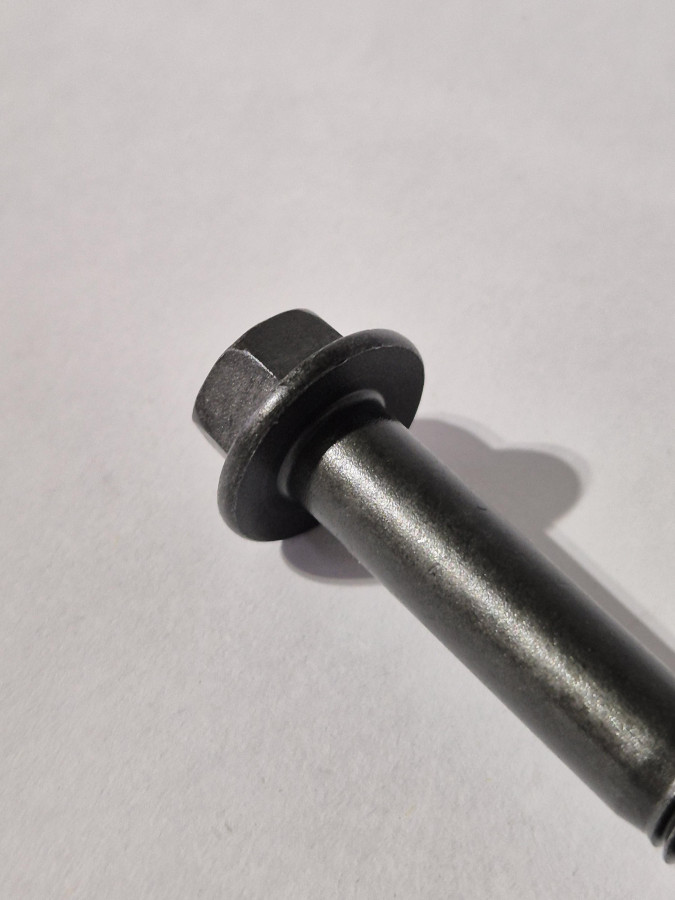 Болт выпускного коллектора ISF3.8 M10х1.50х65 3901448/3930249 O+