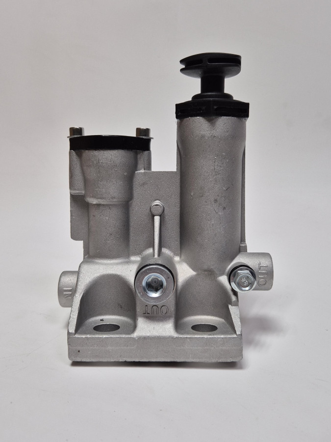 Фильтр топливный, без элемента подогрева, с подкачкой FH21040 без фильтра