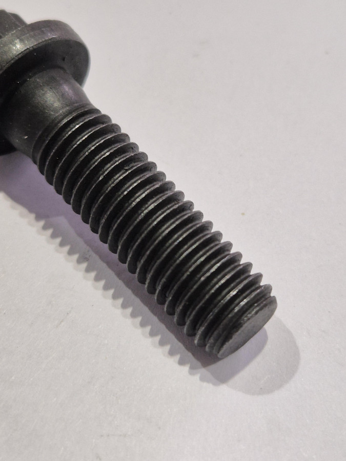 Болт крепления стартера ISF3.8,ISBe O+