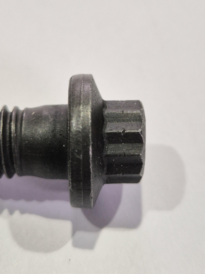 Болт крепления стартера ISF3.8,ISBe O+