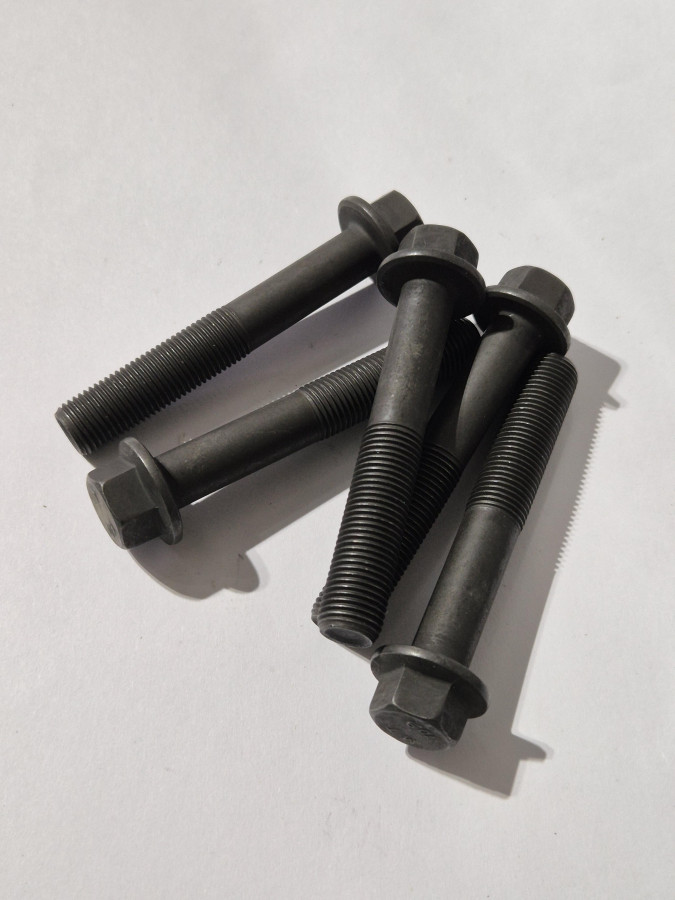 Болт шкива коленвала с фланцевой головкой ISF3.8,ISBe,ISDe,QSB M10x1.5 O+