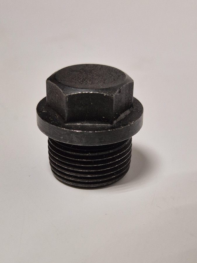 Пробка резьбовая клапана регулировки давления масла/теплообменника 3912618