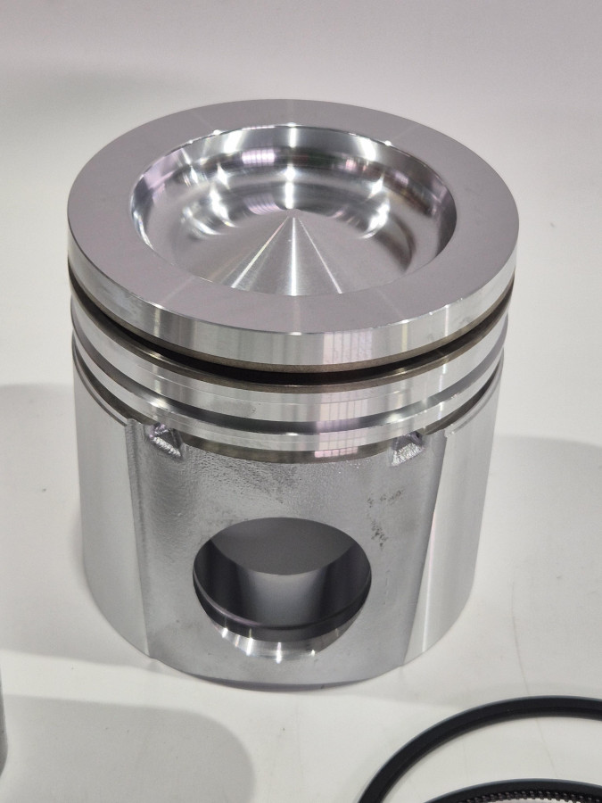 Поршень двигателя QSC 8.3L 4955190,4089813 в сборе С+