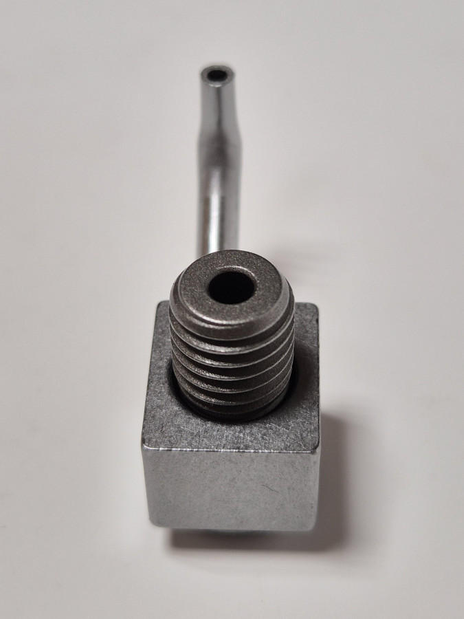 Форсунка охлаждения поршня G21A O+