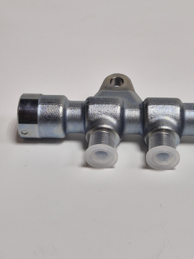 Рампа топливная G21A 044521446А SPM40004127E3544 O+