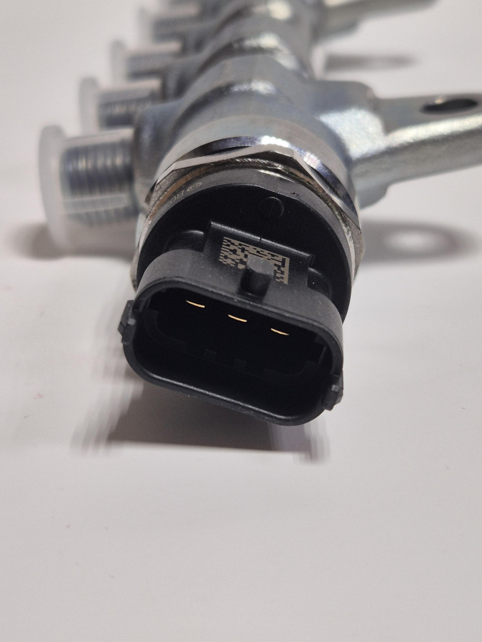 Рампа топливная G21A 044521446А SPM40004127E3544 O+