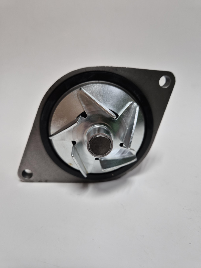 Насос водяной 4BT,6BT ст.кр. 3286278,3285414,3285410,4935793,3286275 C+