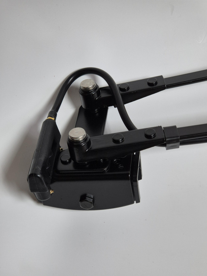 Рычаг стеклоочистителя левый (750мм) КАВЗ,ПАЗ-3204 OPTIMA