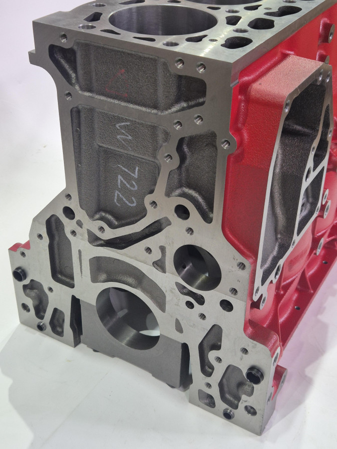 Блок цилиндров ISF3.8 Е3 5289696 C+