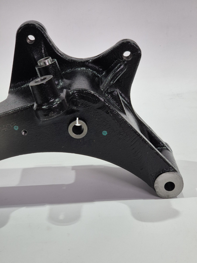 Кронштейн генератора ISF 2.8 5286733/5265070/5262506/5265071 O+