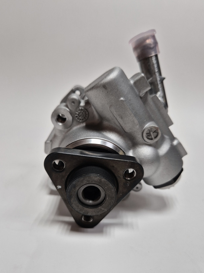 Насос ГУР ISF2.8 Е3 5270739 O+