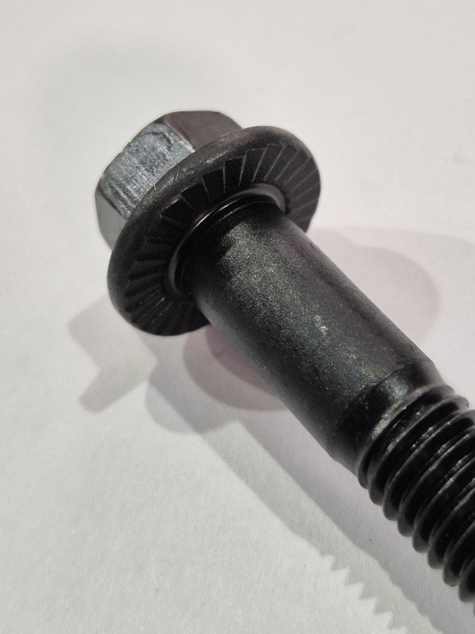 Болт картера задних распред шестерен М10х1,5х50 ISF2.8 O+