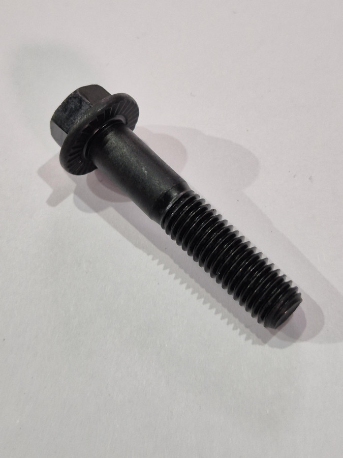 Болт картера задних распред шестерен М10х1,5х50 ISF2.8 O+