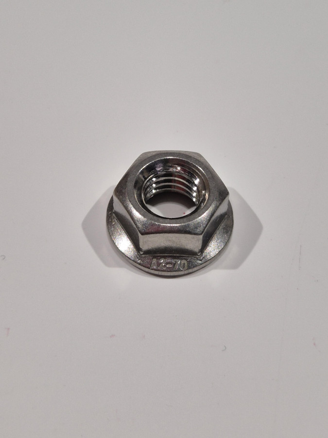 Гайка крепления турбокомпрессора М8Х1.25 ISF2.8 O+