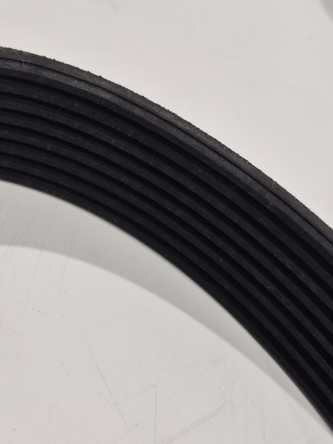 Ремень генератора ISBe E4 8PK1575 C+