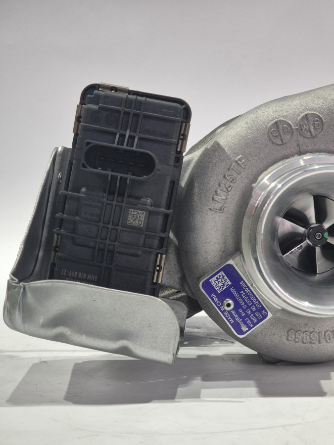 Турбокомпрессор Borg Warner ISF2.8 E5 5343015/5370733 O+