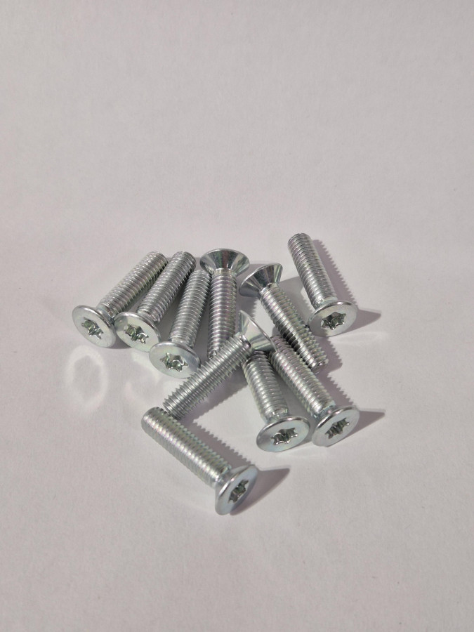 Болт крепления масляного насоса G21A O+